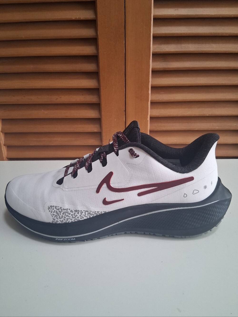 Nike Air Zoom Pegasus 39 Shield Weatherized Running Shoe * Size: 8 * NEW